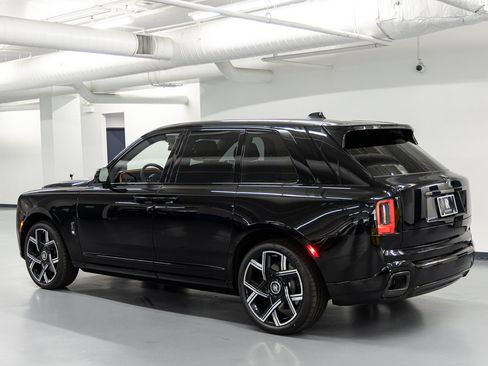 New 2027 Rolls-Royce Cullinan Black Badge AWD/4WD image 4