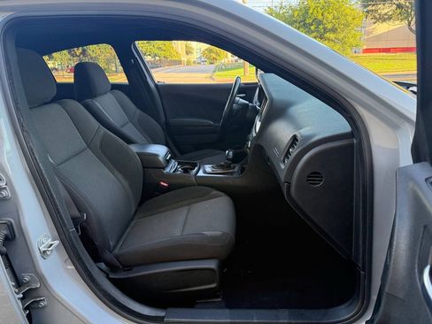 Used 2020 Dodge Charger SXT w/ Blacktop Package RWD image 13