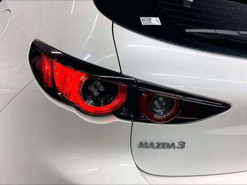 Used 2020 MAZDA MAZDA3 Hatchback image 30