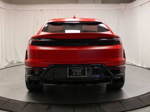 Used 2025 Lamborghini Urus SE image 4