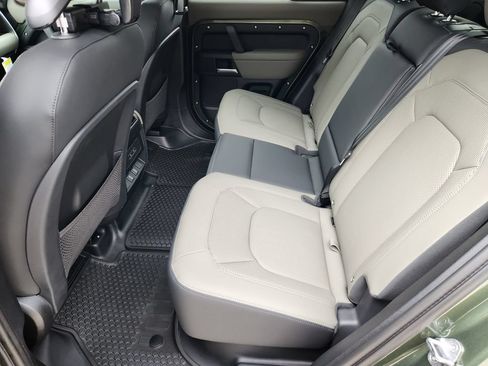 New 2026 Land Rover Defender 110 X-Dynamic SE AWD/4WD image 11