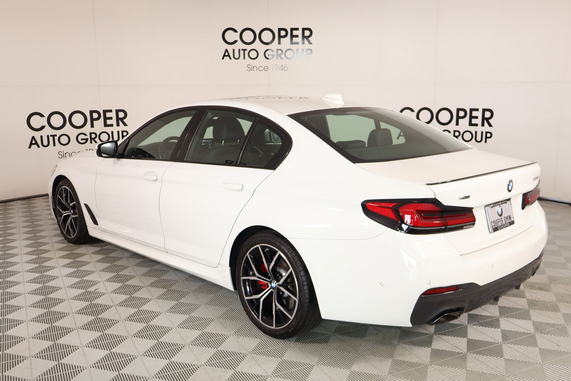 Used 2023 BMW 530i xDrive w/ M Sport Package AWD/4WD image 24