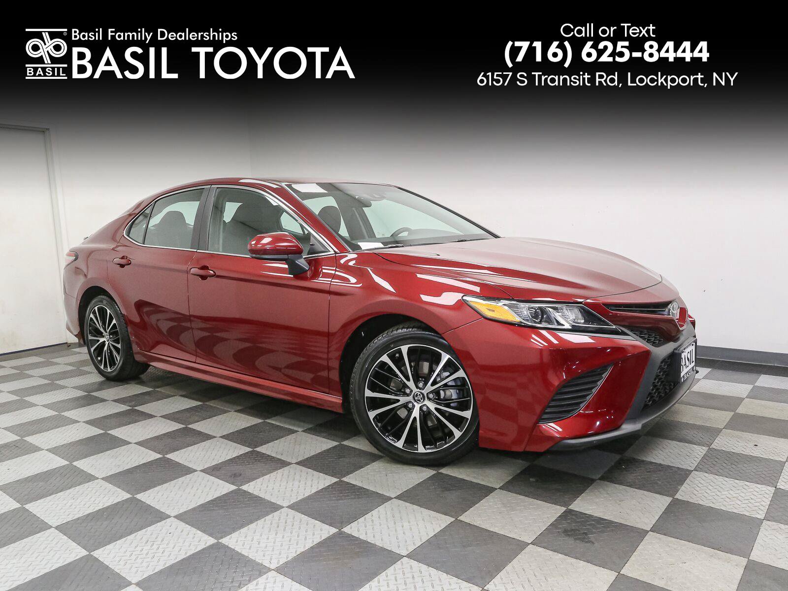 Used 2018 Toyota Camry SE FWD image 1