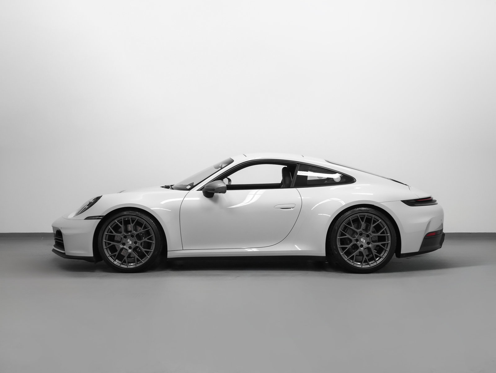 Certified 2025 Porsche 911 Carrera T RWD image 2