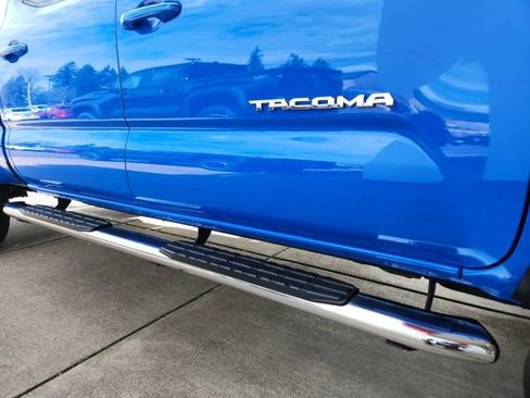 Certified 2021 Toyota Tacoma TRD Off-Road image 24