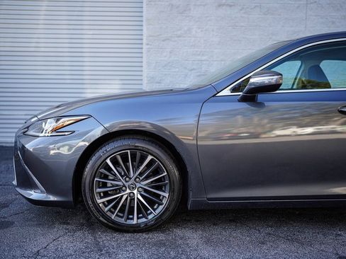 Used 2023 Lexus ES 350 w/ Premium Package image 10