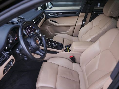 Certified 2024 Porsche Macan S image 16