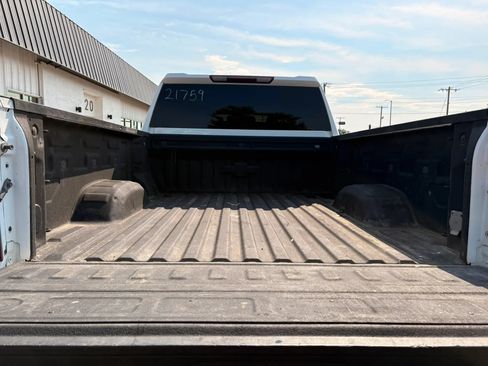 Used 2024 Chevrolet Silverado 2500 LT AWD/4WD image 8