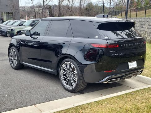 Used 2025 Land Rover Range Rover Sport SE image 12