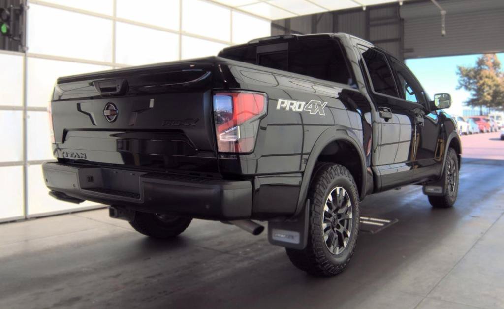 Used 2021 Nissan Titan PRO-4X w/ Pro-4x Convenience Package AWD/4WD image 8