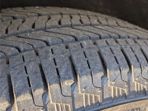 Certified 2025 GMC Acadia Elevation image 9