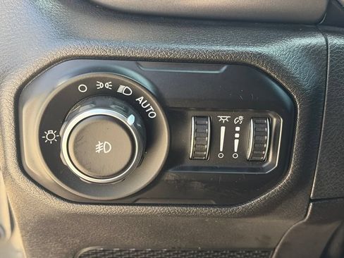 Used 2021 Jeep Wrangler Unlimited Sport AWD/4WD image 23