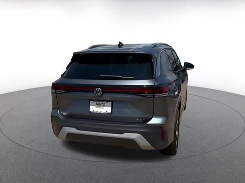 Used 2026 Volkswagen Tiguan SE AWD/4WD image 13