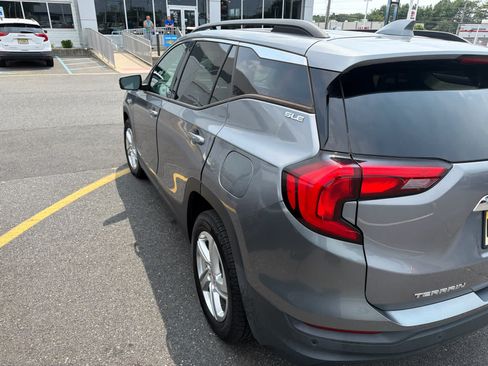 Certified 2020 GMC Terrain SLE w/ Driver Convenience Package AWD/4WD image 4
