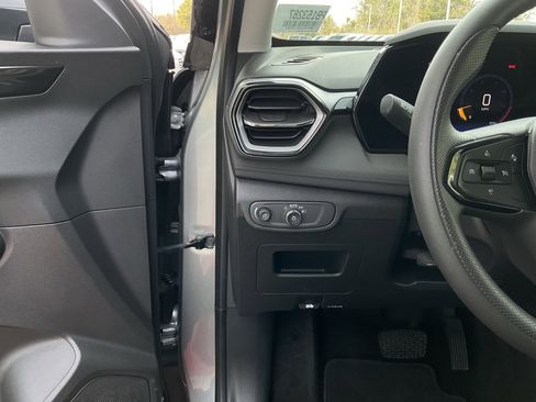 Used 2025 Chevrolet TrailBlazer LT image 25