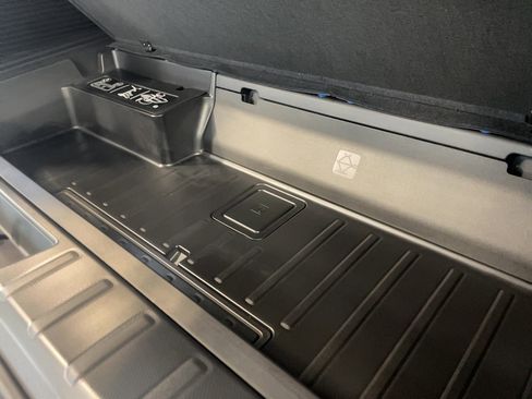 Used 2023 Subaru Ascent Premium image 23