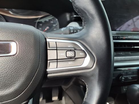 Used 2022 Jeep Compass Latitude image 14