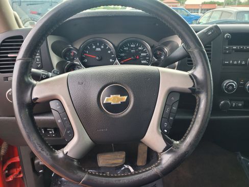 Used 2013 Chevrolet Silverado 2500 LT w/ Interior Plus Package AWD/4WD image 16