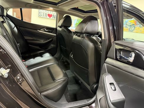 Used 2017 Nissan Maxima 3.5 SL image 33