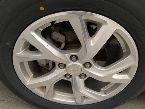 Used 2020 Chevrolet Equinox Premier image 31