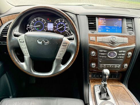 Used 2017 INFINITI QX80 4WD w/ Driver Assistance Package image 10