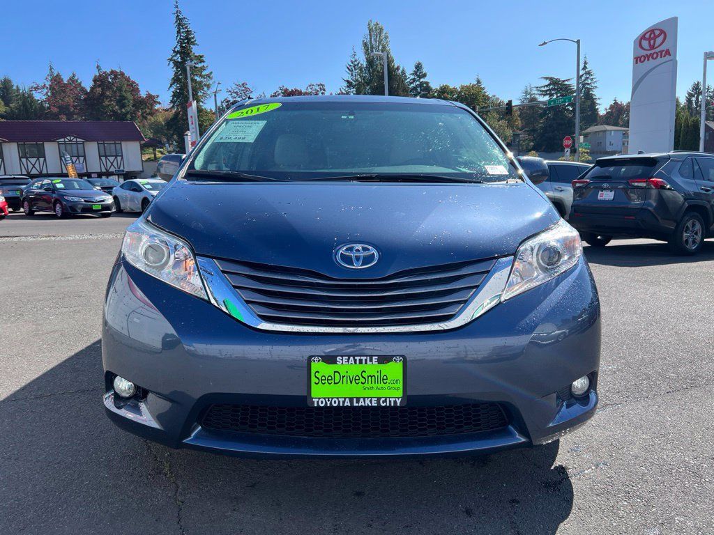 Used 2017 Toyota Sienna XLE Premium w/ Outdoor Package AWD/4WD image 2
