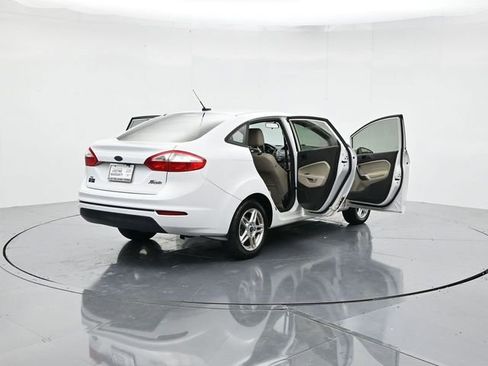 Used 2018 Ford Fiesta SE image 47