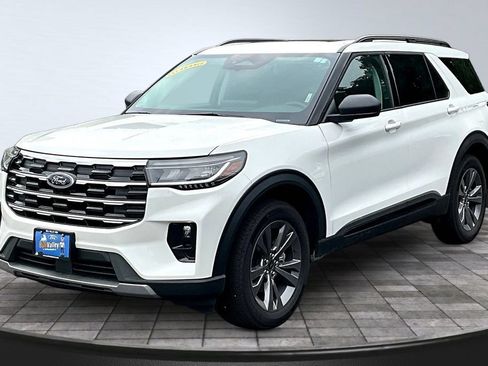 New 2026 Ford Explorer Active w/ Active Comfort Package AWD/4WD image 2