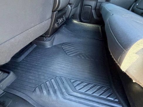 Used 2022 Chevrolet Silverado 1500 RST image 17