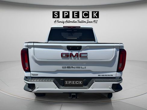 Used 2022 GMC Sierra 3500 Denali AWD/4WD image 4