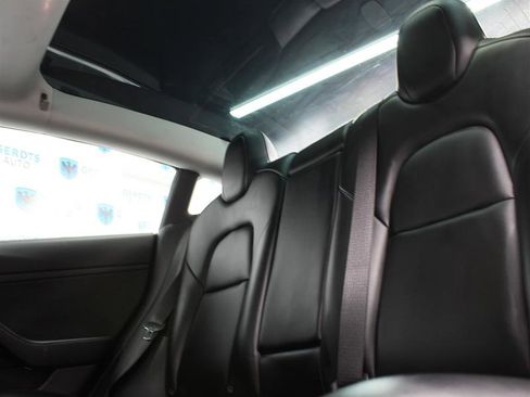 Used 2019 Tesla Model 3 Long Range image 17