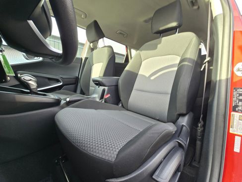 Used 2022 Kia Soul LX image 23