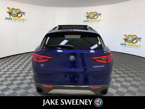 Used 2023 Alfa Romeo Stelvio Ti AWD/4WD image 9
