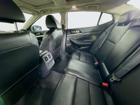Used 2022 Nissan Maxima SL FWD image 39