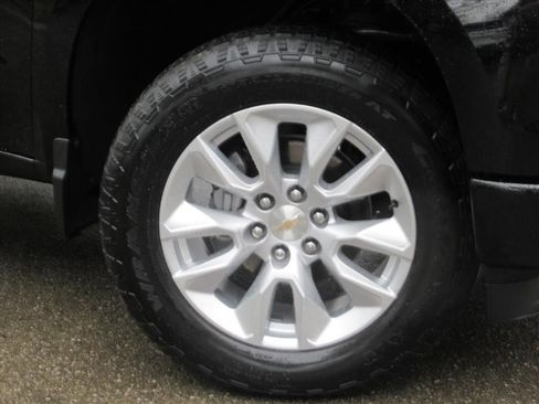 Used 2025 Chevrolet Silverado 1500 Custom image 7