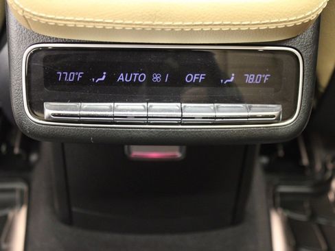 Used 2025 Mercedes-Benz GLS 450 4MATIC image 43