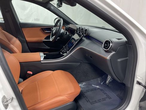 Used 2025 Mercedes-Benz C 300 4MATIC Sedan image 29