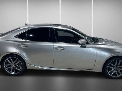 Used 2020 Lexus IS 300 F Sport w/ F Sport Package RWD image 4
