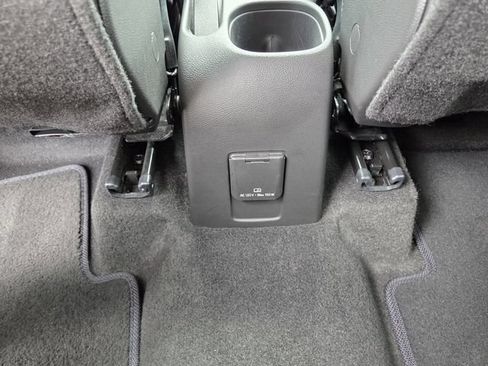 Used 2022 Chevrolet Trax LT AWD/4WD image 15