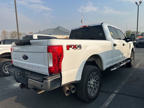 Used 2017 Ford F250 XLT w/ XLT Value Package image 3