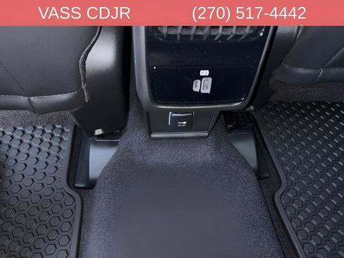 Used 2026 Jeep Compass Latitude w/ Quick Order Package 29K AWD/4WD image 31