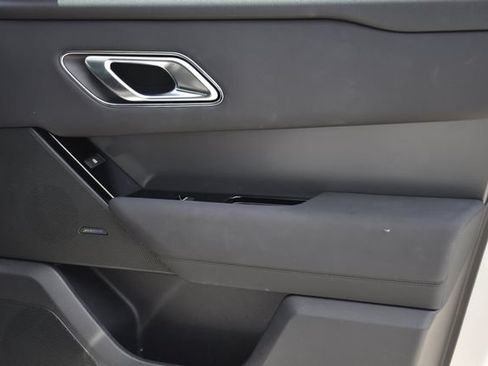Used 2025 Land Rover Range Rover Velar Dynamic SE AWD/4WD image 28