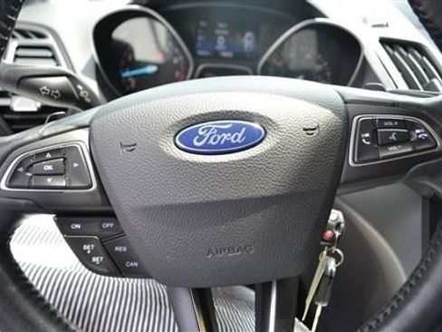 Used 2017 Ford Escape SE w/ SE Leather Comfort Package FWD image 15