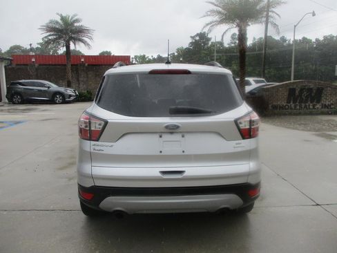 Used 2017 Ford Escape SE w/ SE Leather Comfort Package FWD image 11