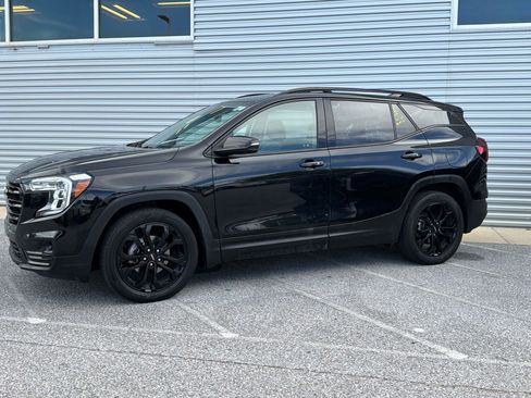 Used 2022 GMC Terrain SLT w/ Tech Package FWD image 5