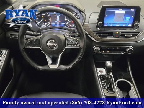 Used 2024 Nissan Altima 2.5 SV image 17