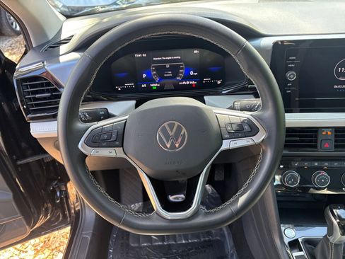 Used 2025 Volkswagen Taos S image 28