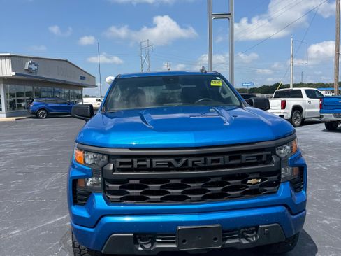Used 2022 Chevrolet Silverado 1500 Custom AWD/4WD image 2