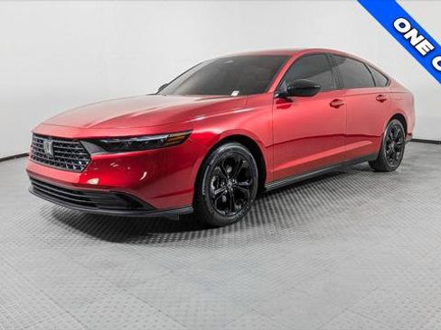Used 2025 Honda Accord SE image 2