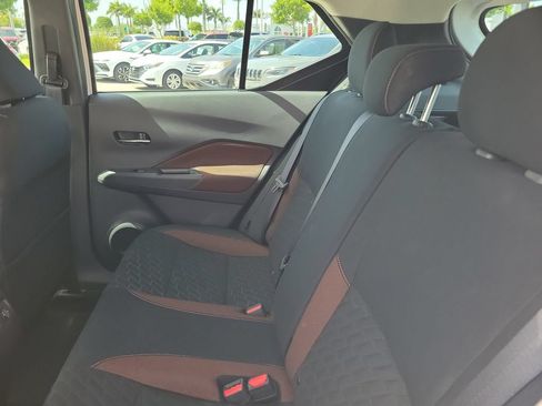 Used 2023 Nissan Kicks SR FWD image 10